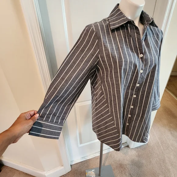 Finley gray white stripes button down shirt medium - Picture 3 of 6